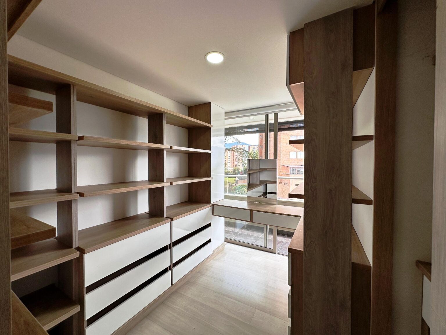 Sector El Esmeraldal, lujoso apartamento de 2 alcobas - Miniatura 7