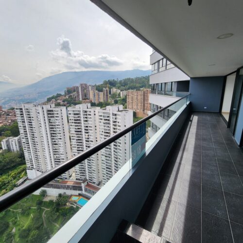 Sector Las Palmas, amplios espacios con hermosa vista a Médellín - Miniatura 15