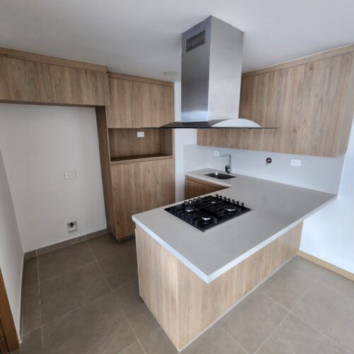 Sector Las Palmas, amplios espacios con hermosa vista a Médellín - Miniatura 8