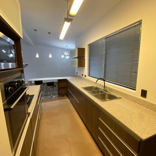 Sector El Tesoro, remodelado con hermosa vista verde - Miniatura 2