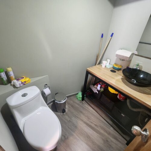 Sector Vizcaya, oficina amoblada en Hotel Selina - Miniatura 3