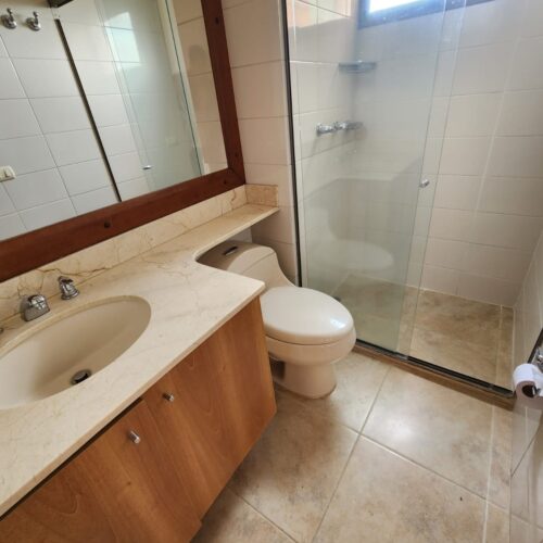 Sector Los Balsos, apartamento con hermosa vista y  cercano a Milla de Oro - Miniatura 15