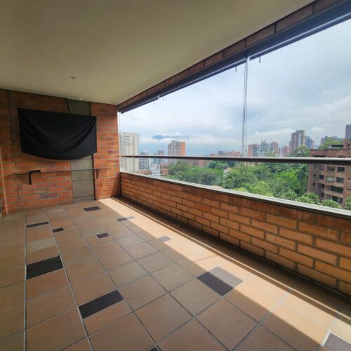 Sector Los Balsos, apartamento con hermosa vista y  cercano a Milla de Oro - Miniatura 5