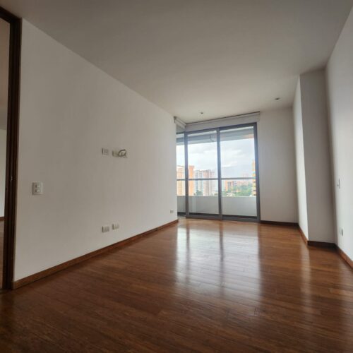 Sector El Tesoro, apartamento con hermosa vista a Medellín - Miniatura 13
