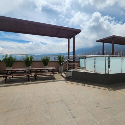 Sector Santa maría de los Ángeles, piso alto con hermosa vista - Miniatura 4