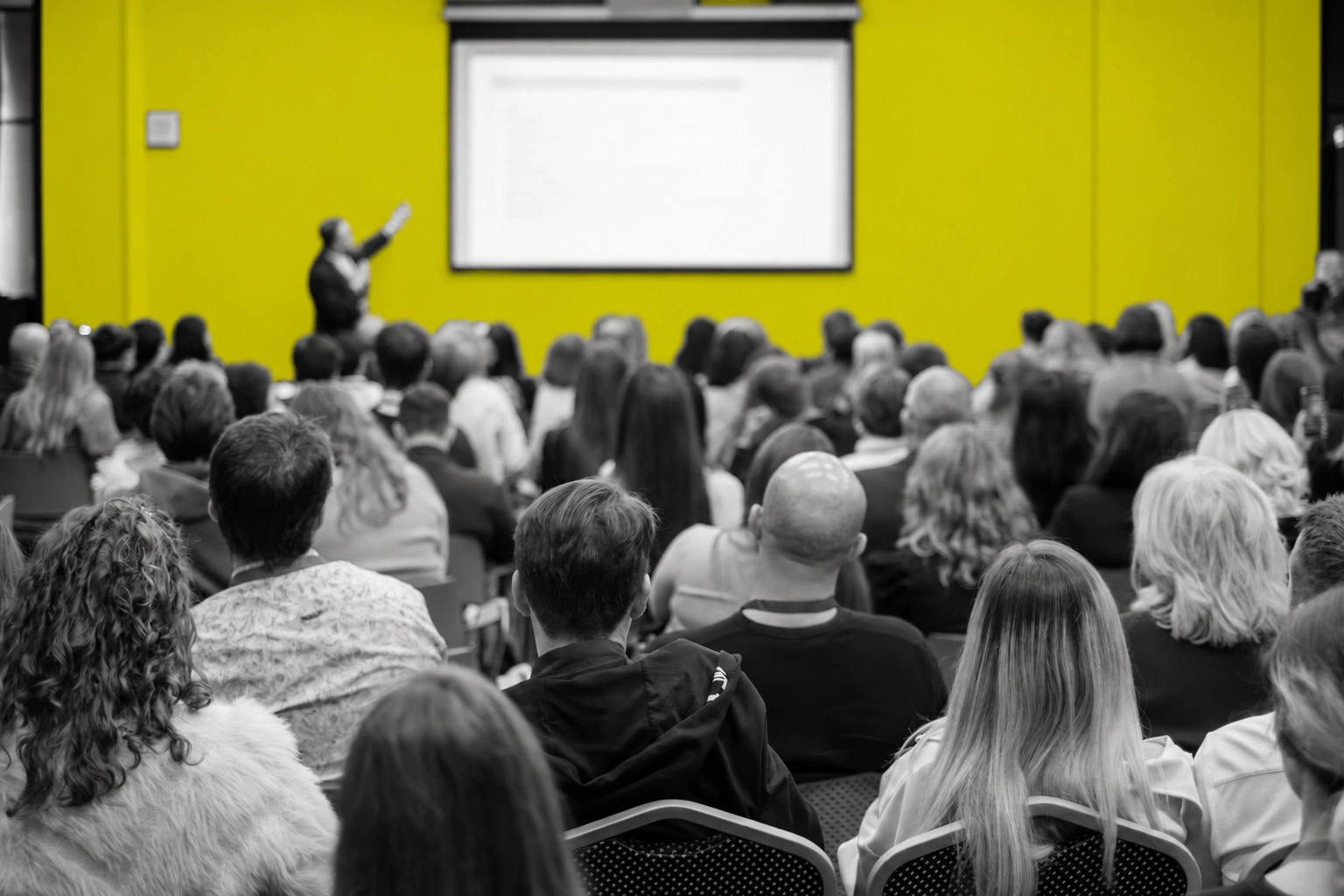 The Midwest Doesn’t Need More Networking Events. Image: Anton Gvozdikov / shutterstock - altered by AI