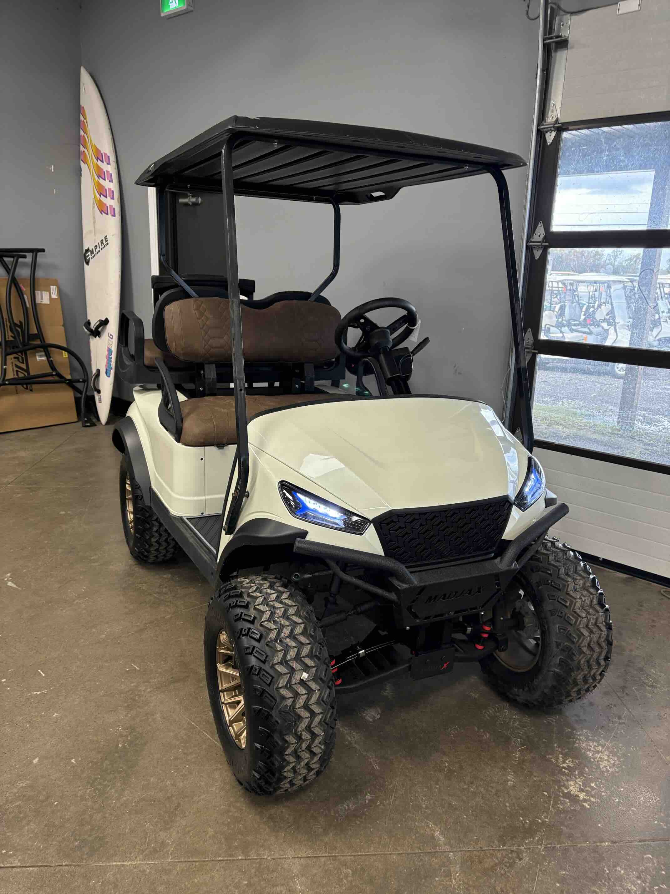 EZGO TXT 4-Passenger golf cart in White – Birdie Golf Carts Port Colborne