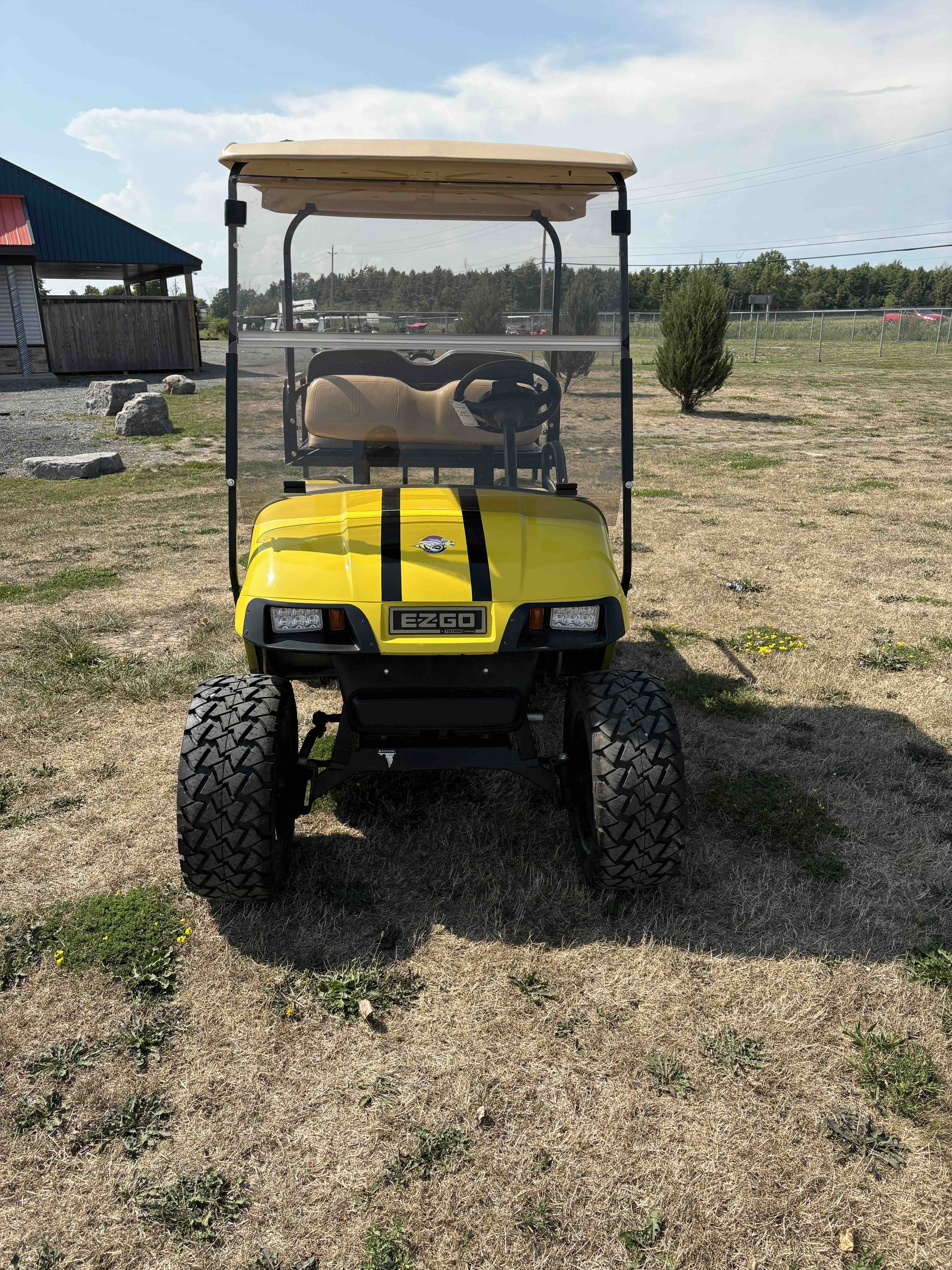 2005 EZGO TXT 4-Passenger golf cart in Yellow – Birdie Golf Carts Port Colborne