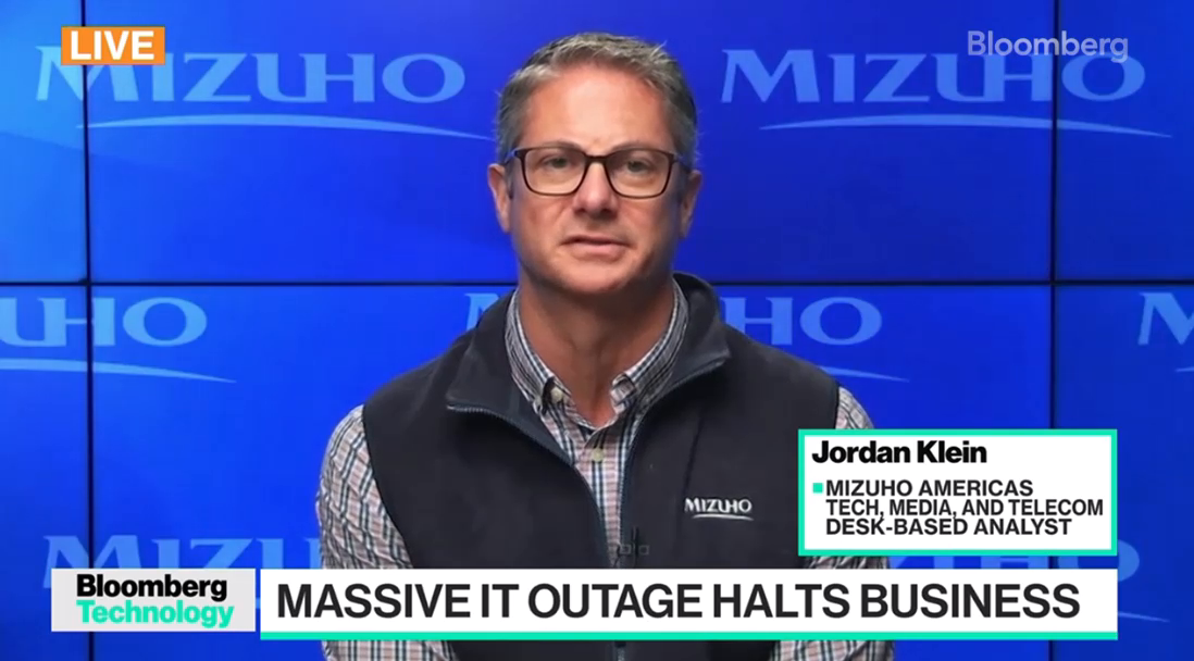 Global IT crash that blocked 911 calls, grounded planes eases