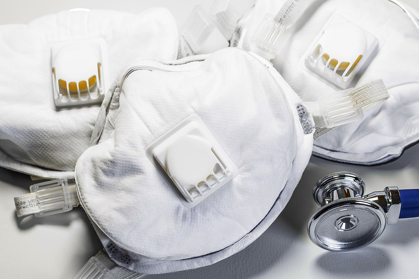 Mizuho Americas Donates 15,000 Masks to Hospitals
