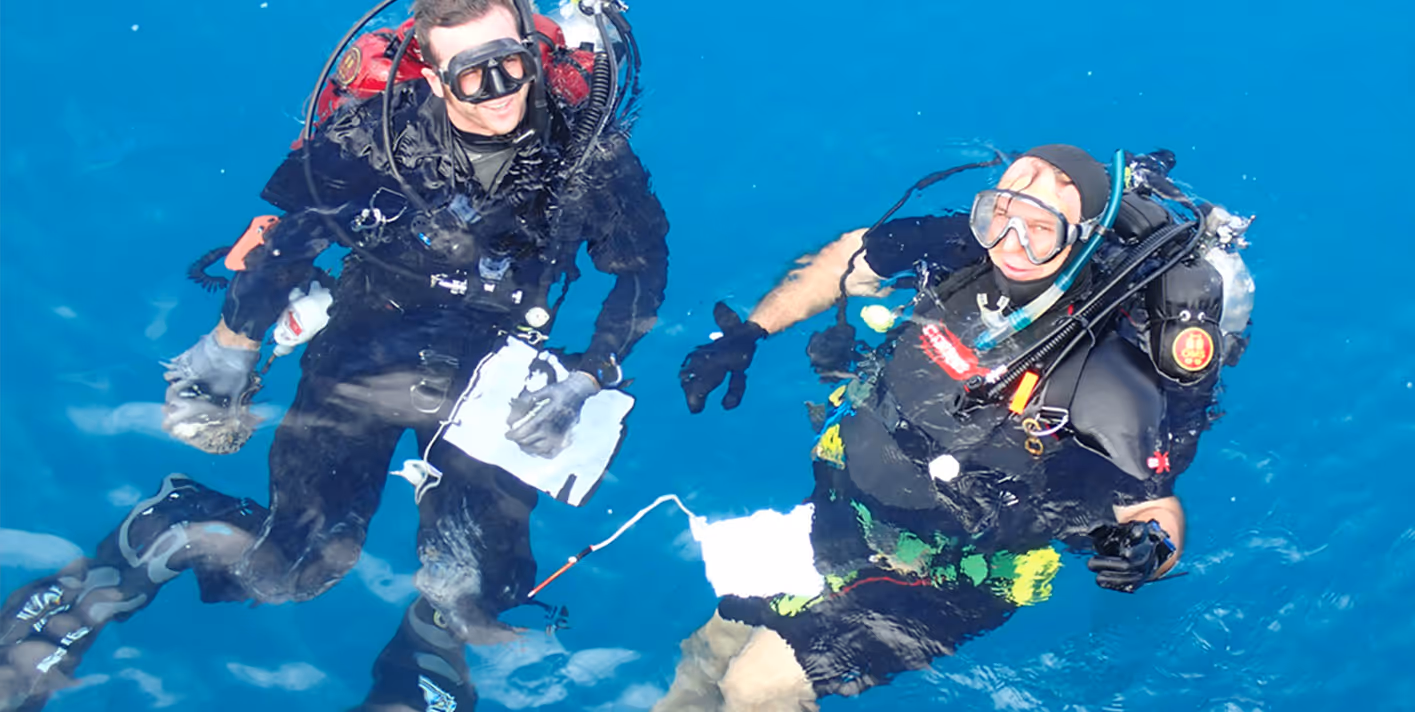 Moffatt & Nichol employees diving