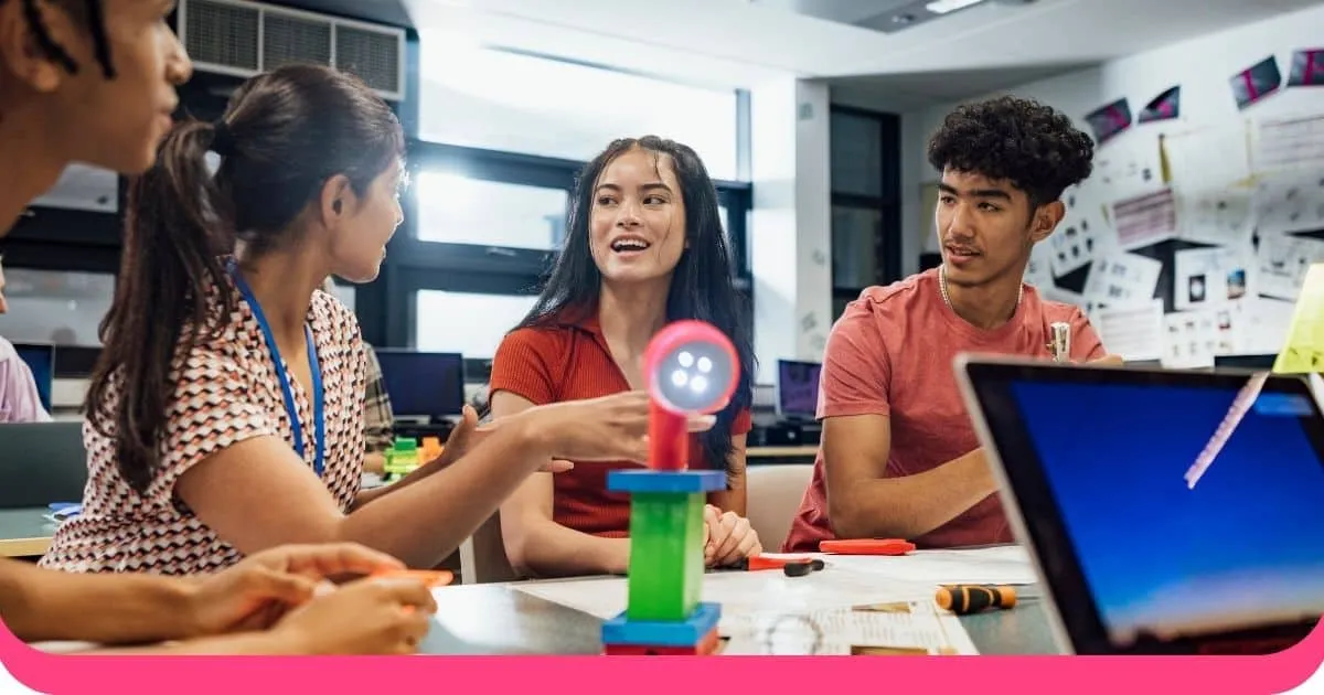 Blog post thumbnail: 11 Interactive presentation games to score full engagement