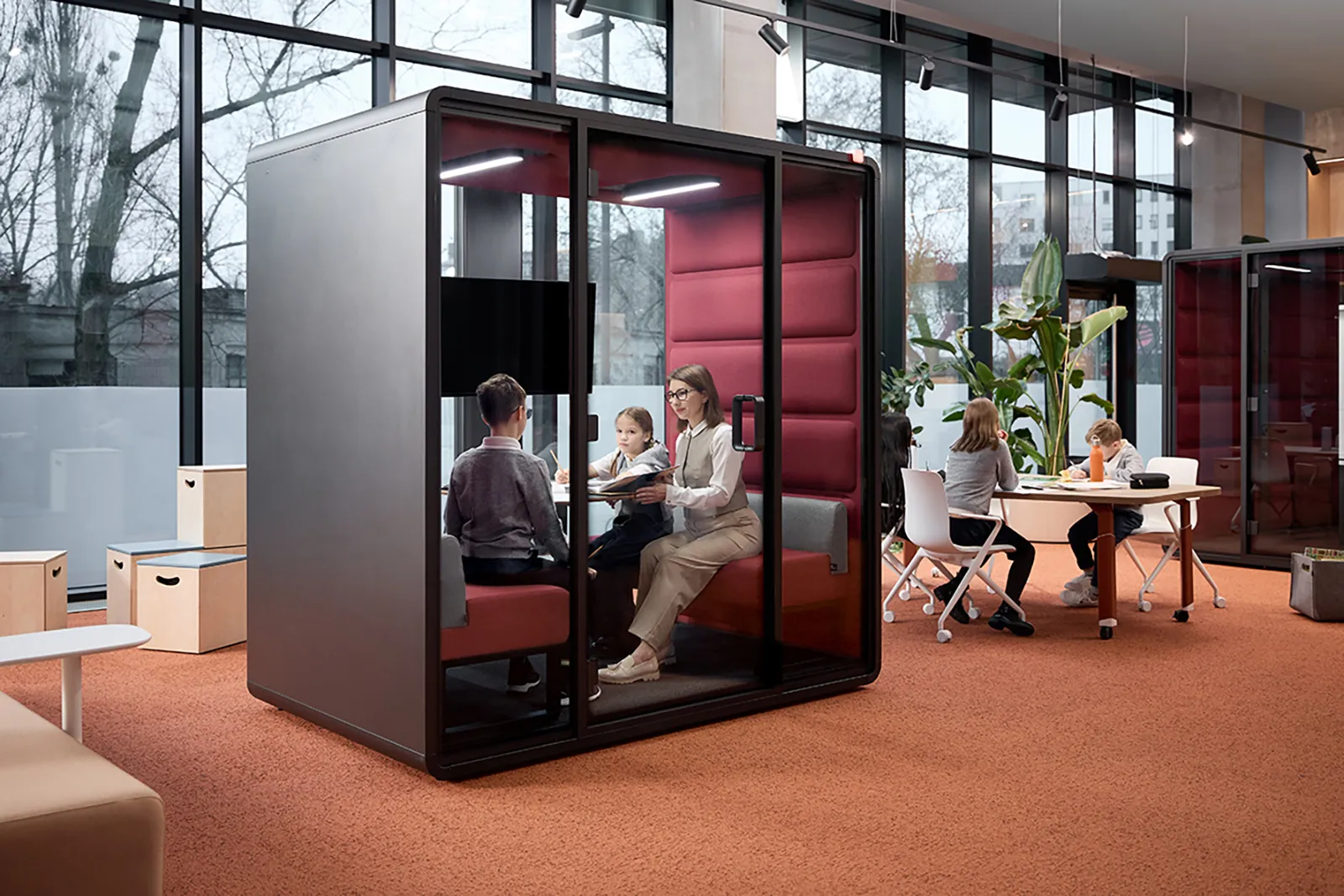 Hushoffice Hushfree M 4-persoons akoestische cabine voor focus en samenwerking (250)