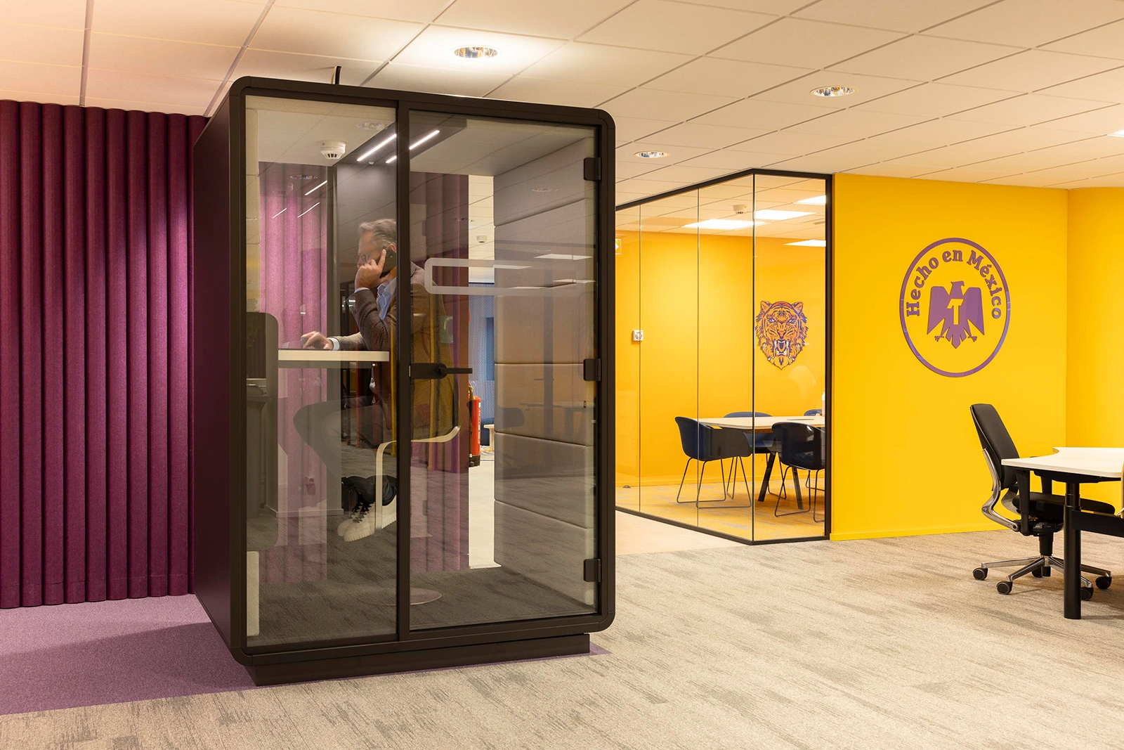Hushoffice Hushwork akoestische werkplek voor op kantoor