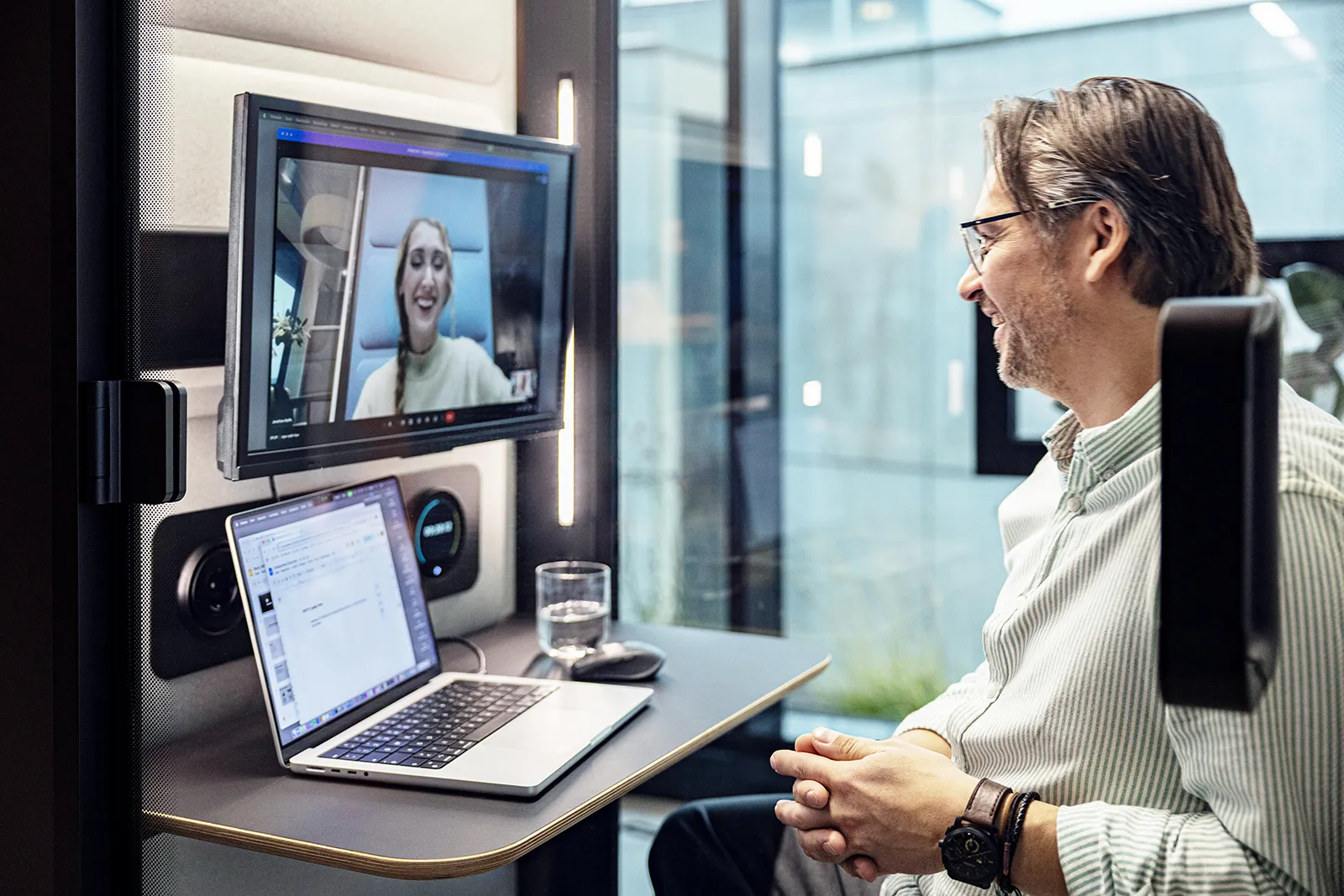 Hushoffice Hushfree S Hybrid premium mobiele werkplek kantoor