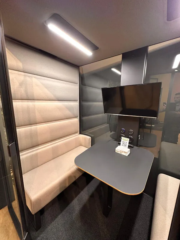 Workspace Design Show Amsterdam 2023 Innovatie kantoorinrichting met akoestische units