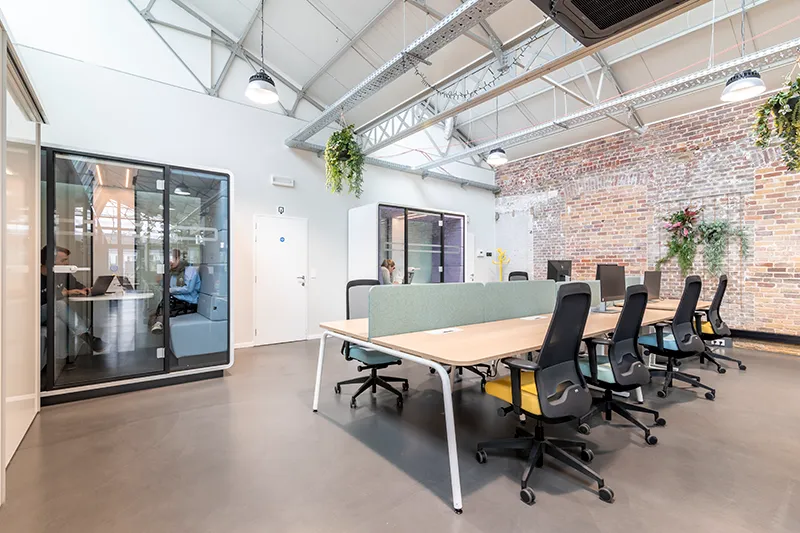 Hushoffice akoestische cabines voor kantoor project Techwolf Buro International