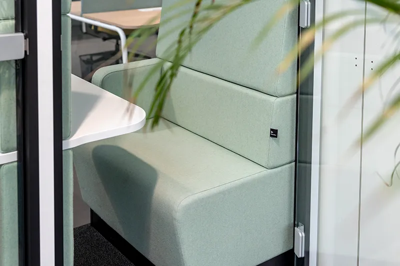 Hushoffice akoestische cabines voor kantoor project Techwolf Buro International