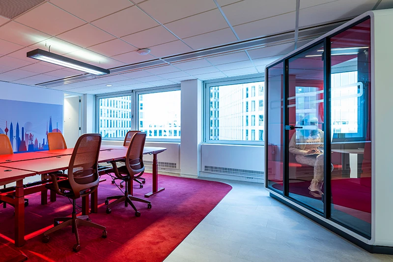Mikomax Hushoffice akoestische cabines project kantoorinrichting Avepoint
