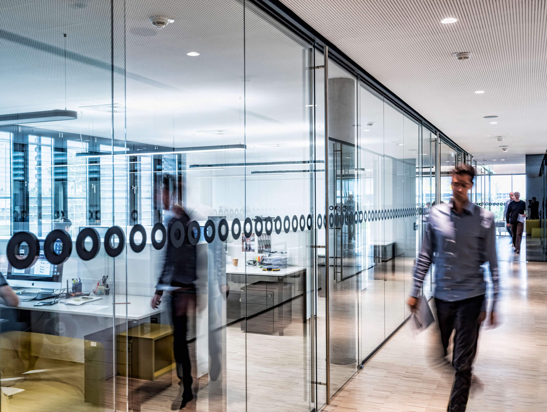 Pro-Ject Büro mit Glastüren