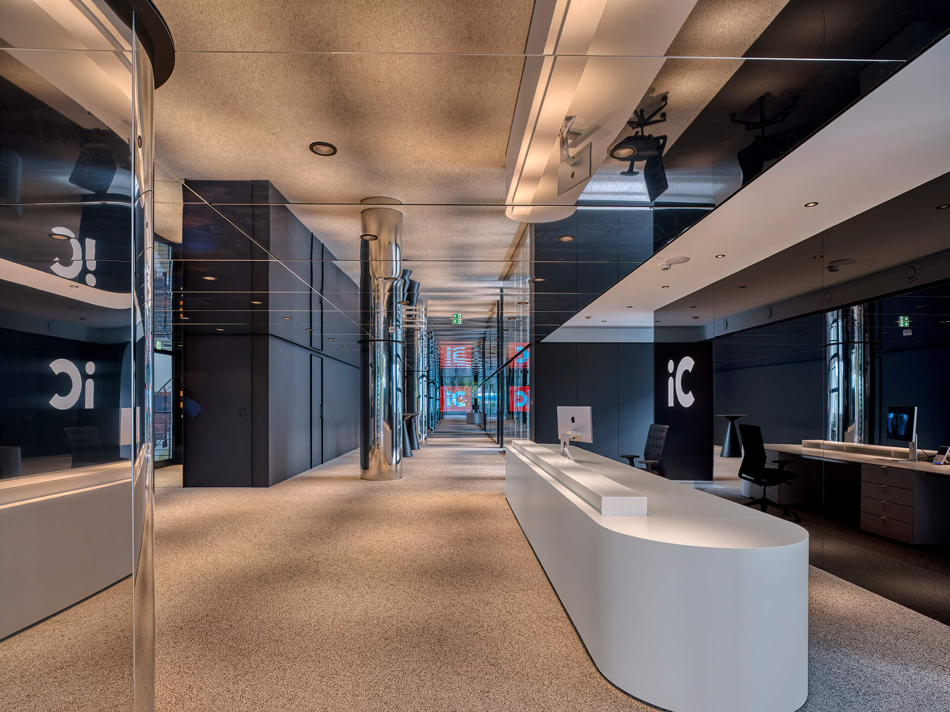 Empfamgsbereich iC Office langer Flur