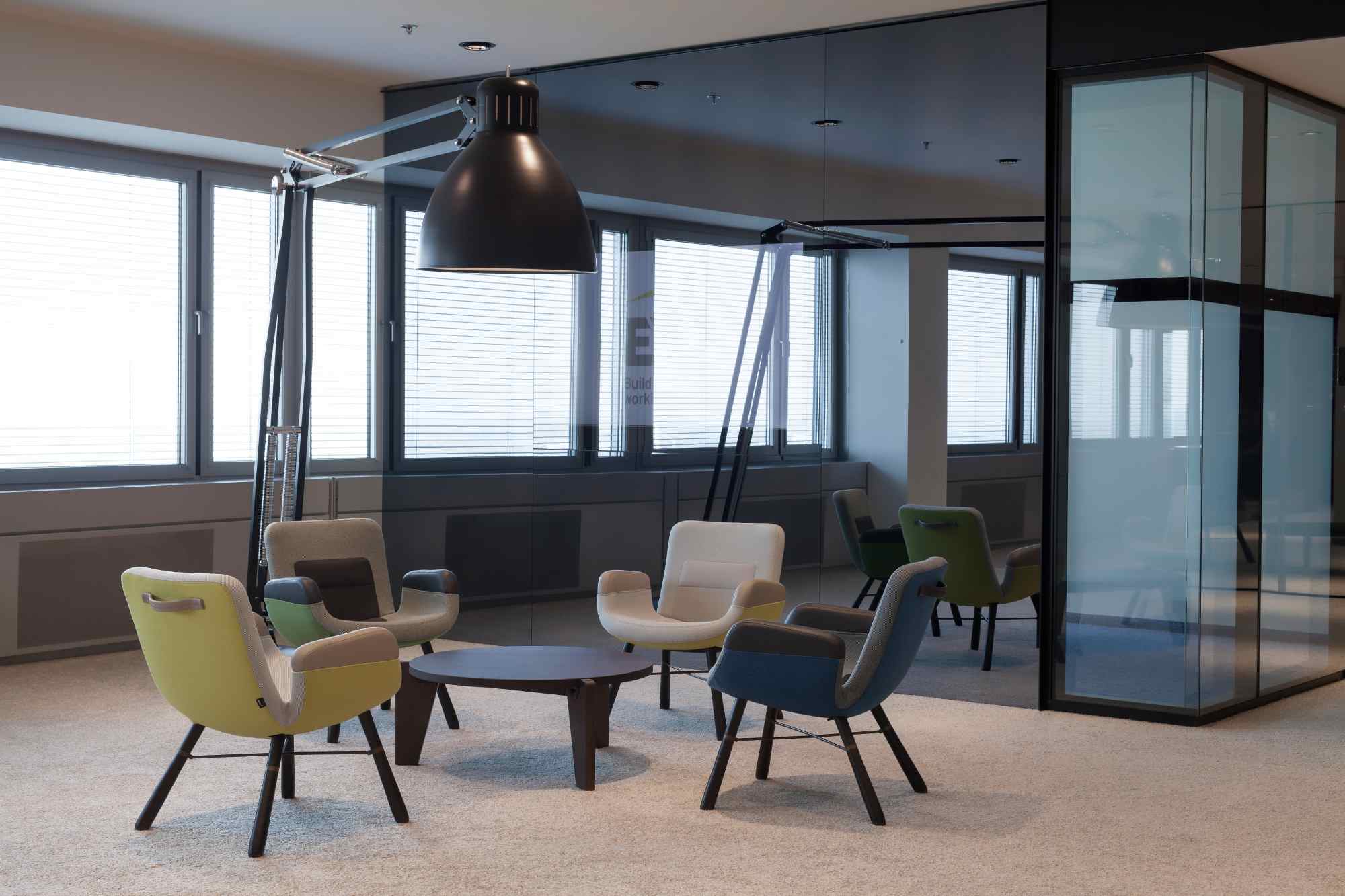 Besprechungsecke mit Glasfront.