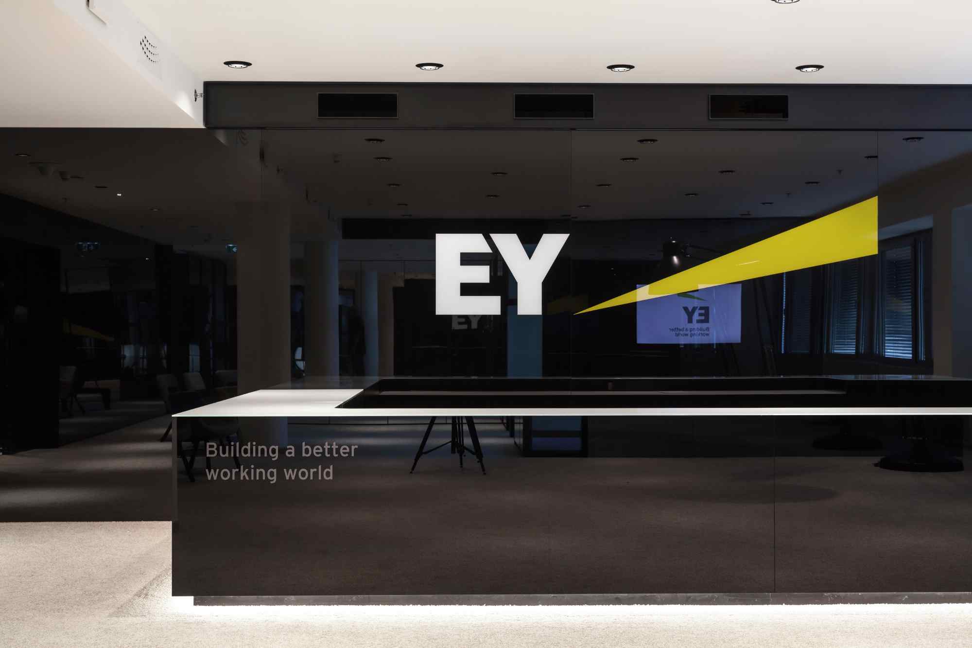 Rezeption mit EY-Branding.