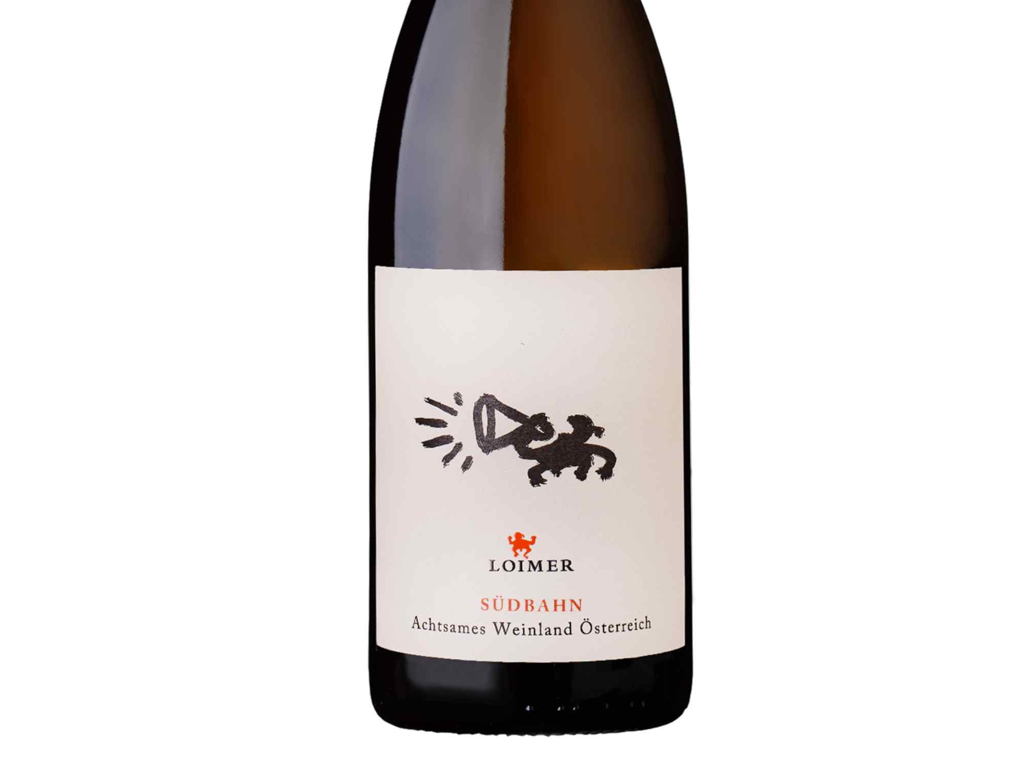 Freigestellte Loimer-Flasche mit künstlerischem, schwarzen Etikett.