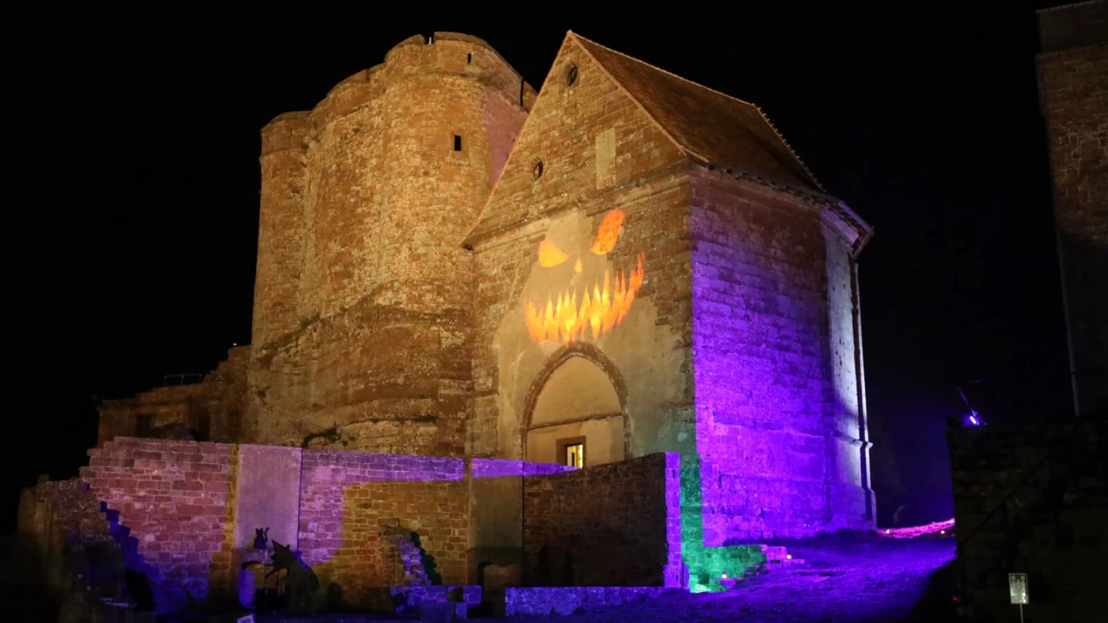 Photo de nuit du Château de Lichtenberg