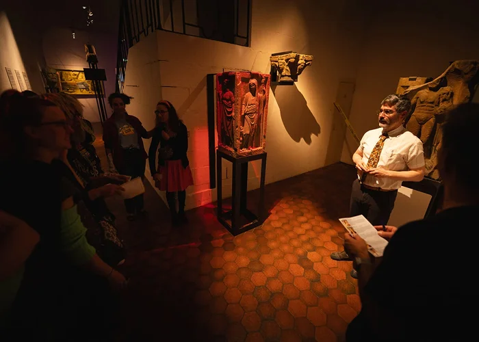 Une scène de l'enquête dans le musée archéologique de Strasbourg