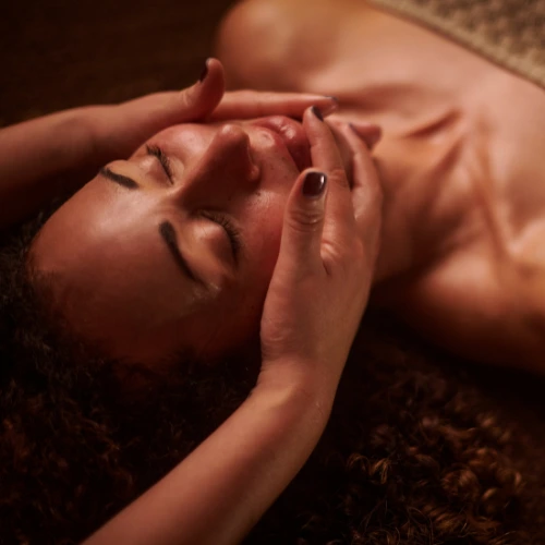 Massage soin signature éclat Tila Beauté