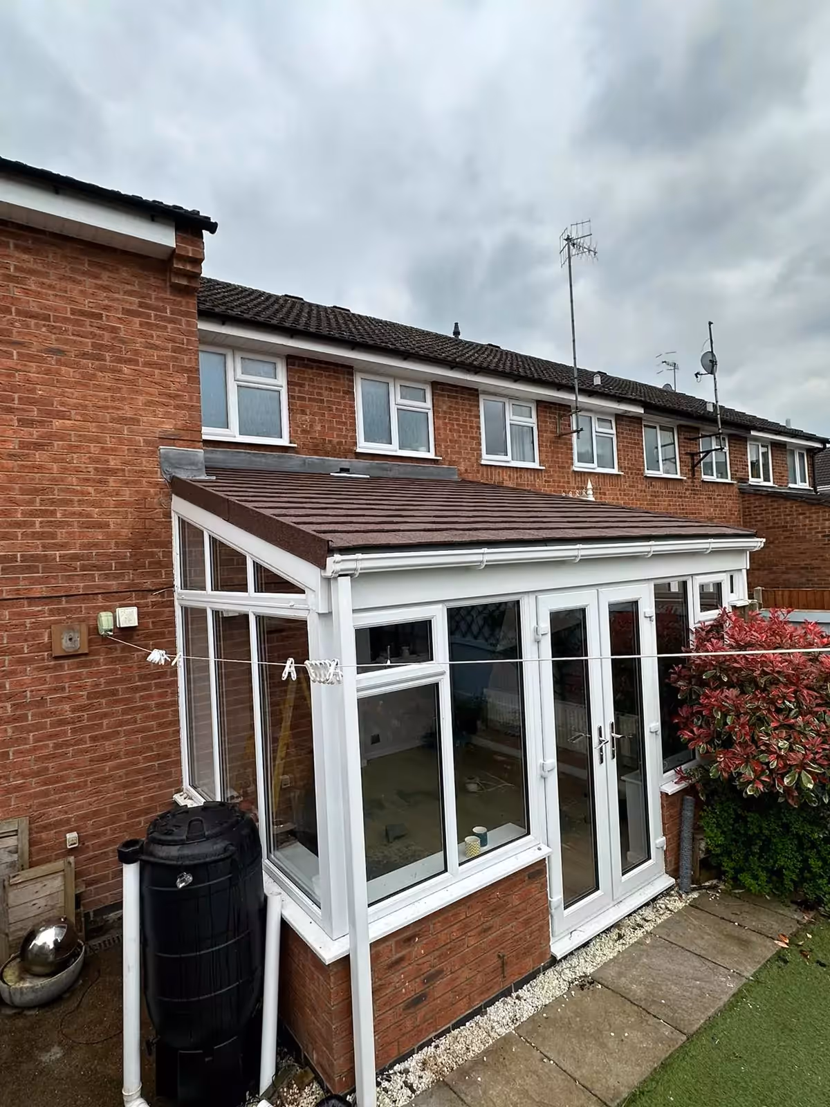 A lean-to conservatory installed by Ecologic.