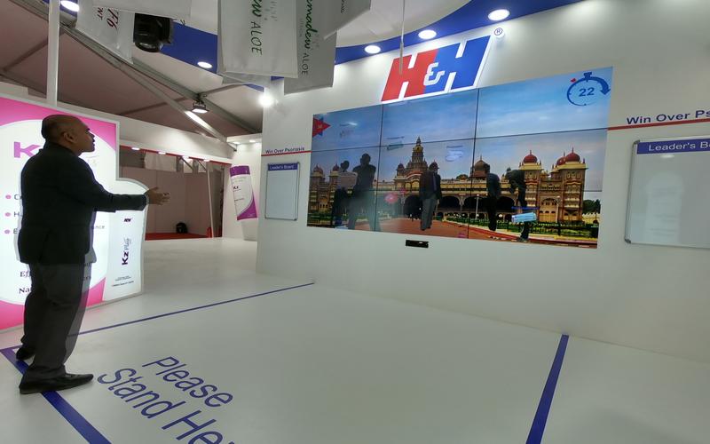 Meeting and lounge area at an exhibition stand by Blues N Coppers