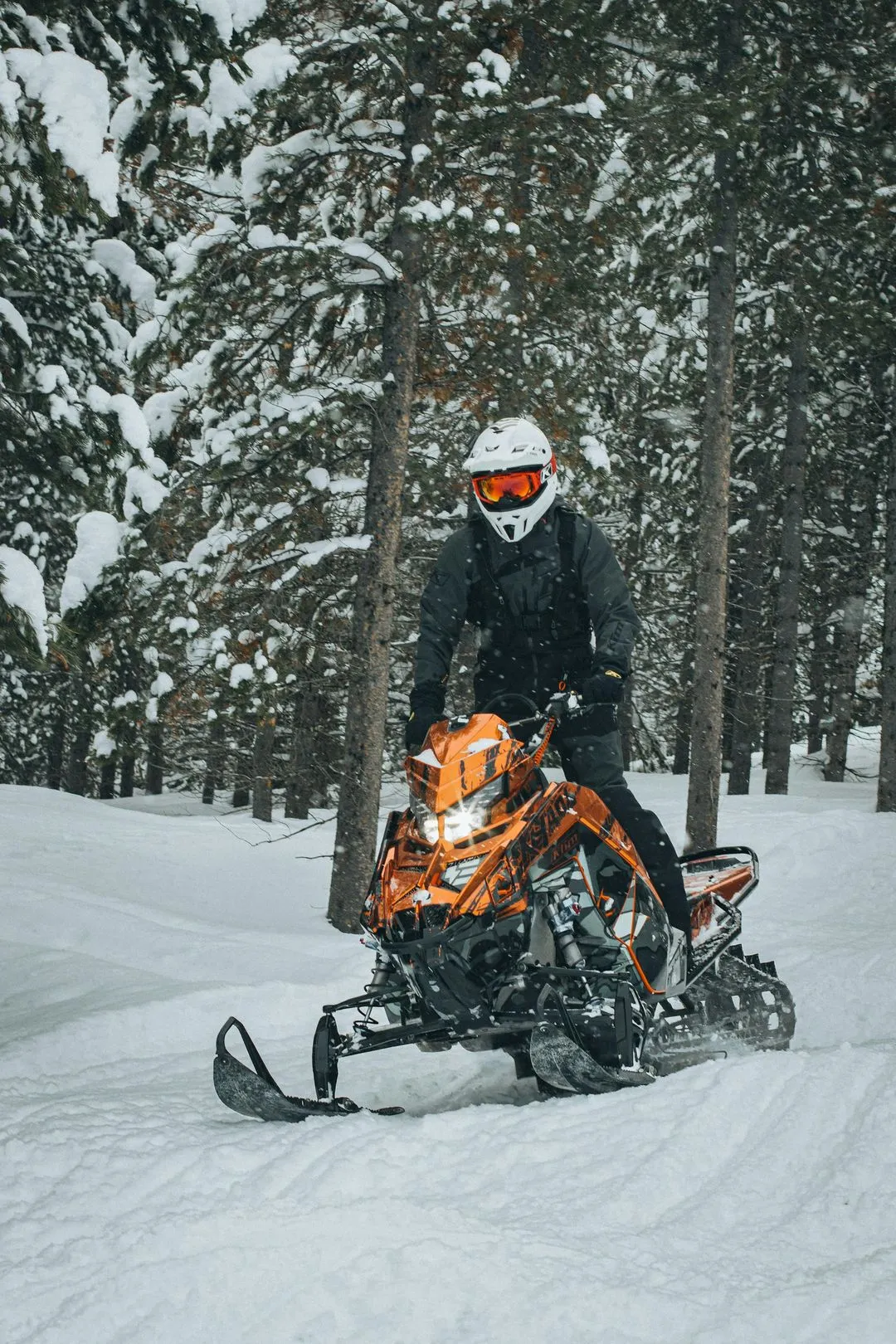 Snow mobile