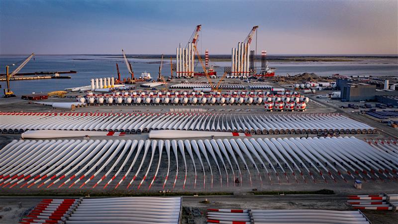 Offshore Wind Port digital twin simulation Moffatt & Nichol