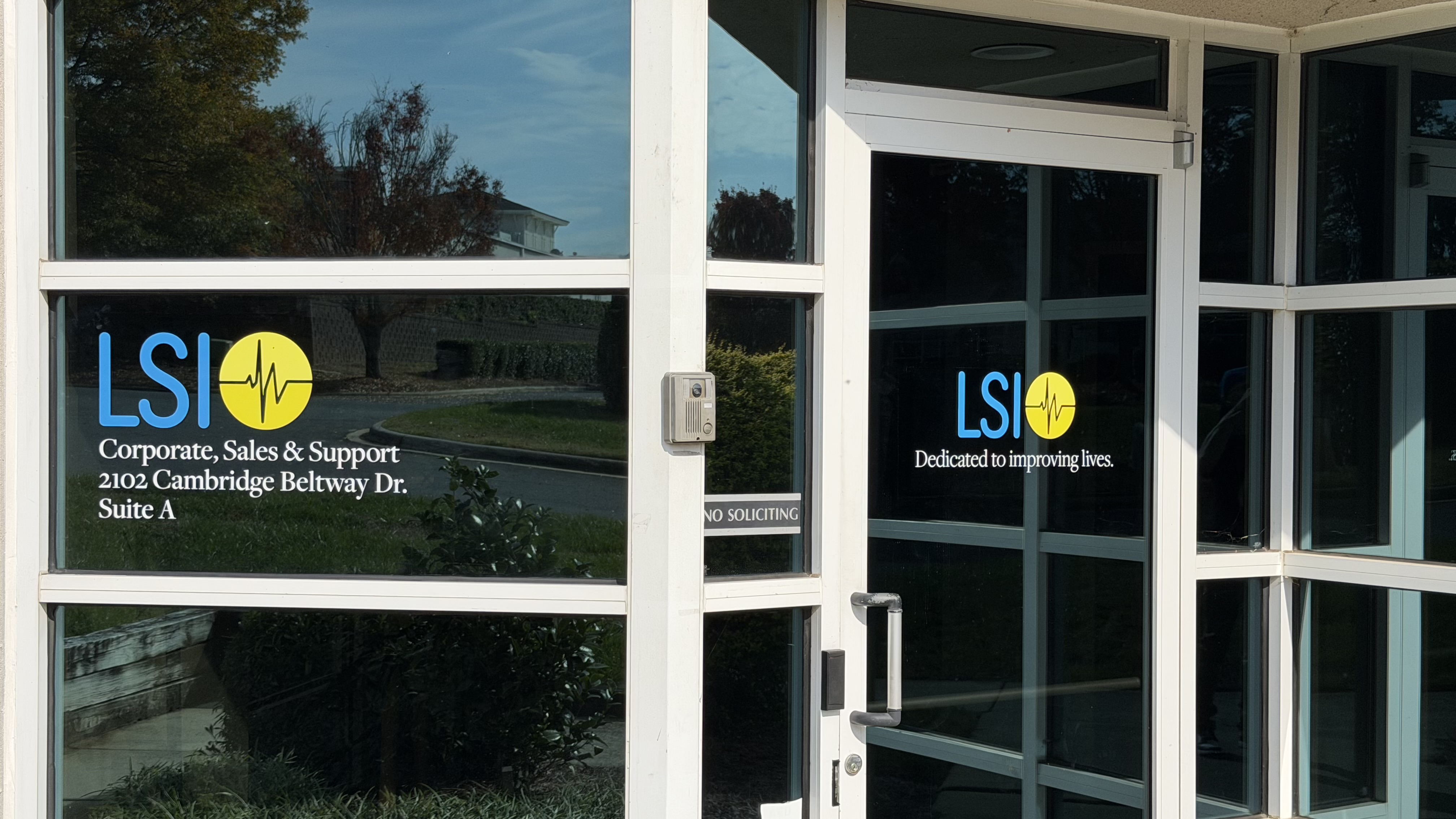 [digital project] image of a tablet displaying a social media ad (for a graphic design studio)