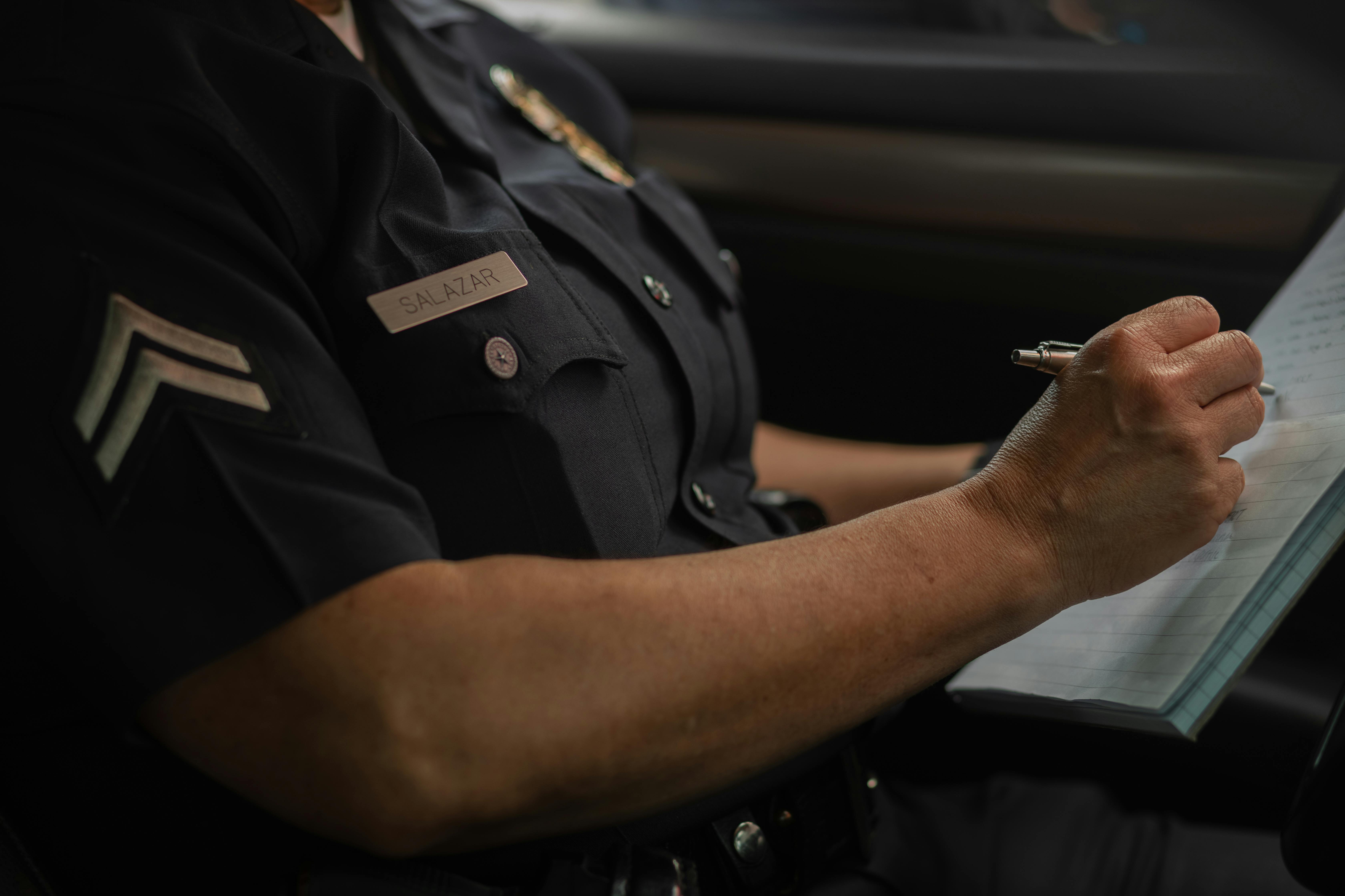 Photoshot of an female police officer