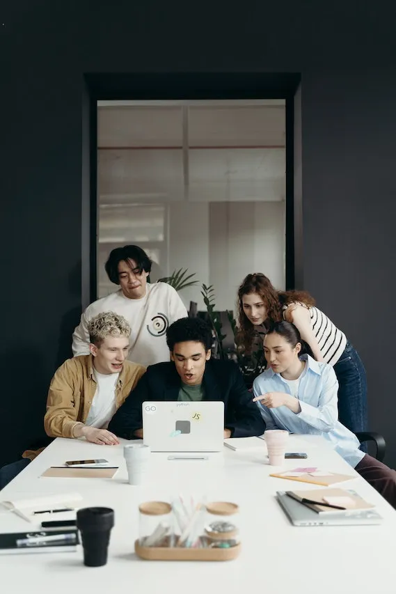 coworkers-having