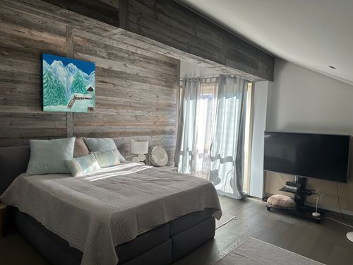 image of cozy study nook (for an edtech)