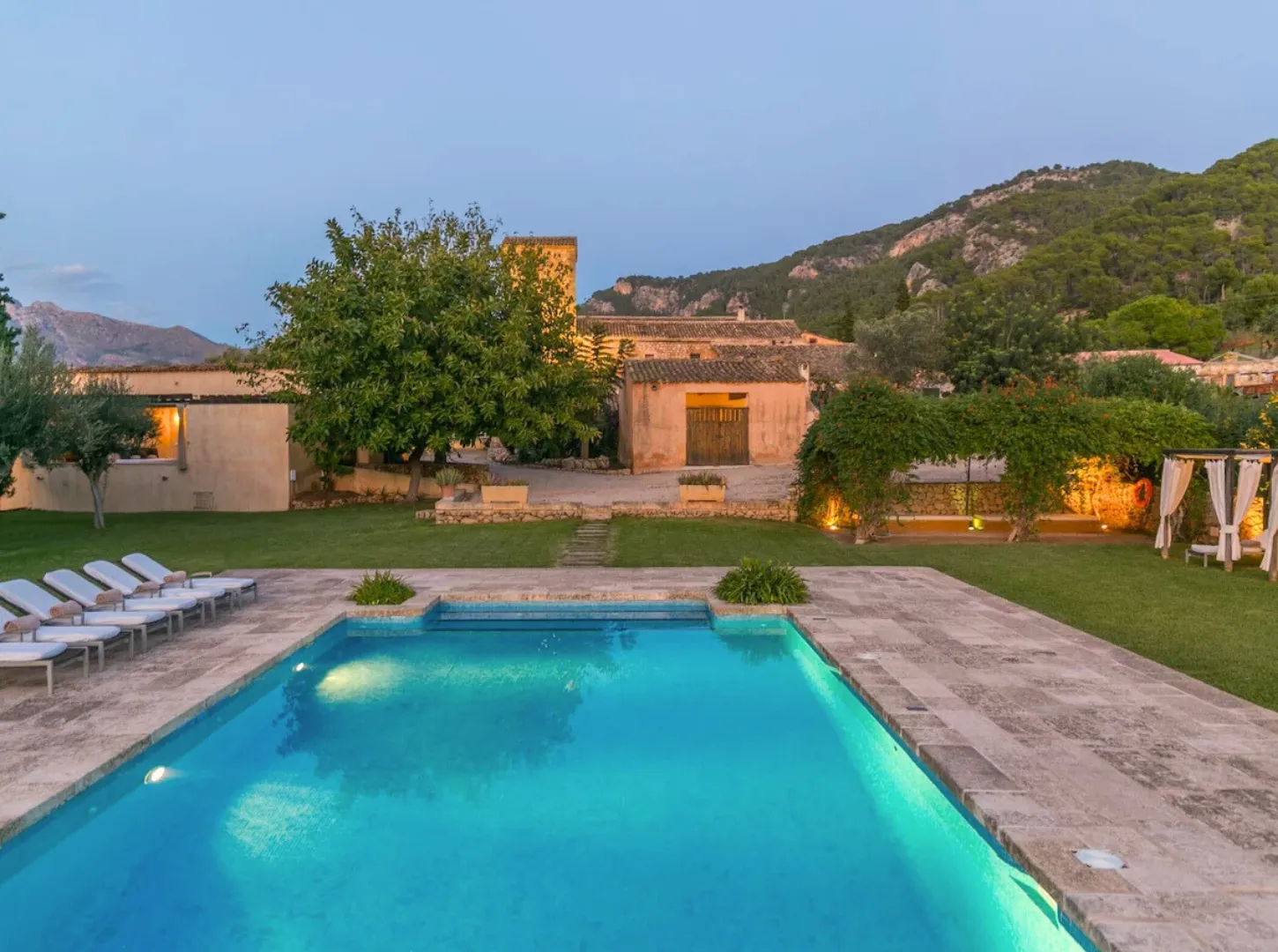 Jo Macarthur Mallorca Yoga Retreat 2025 property image pool 3