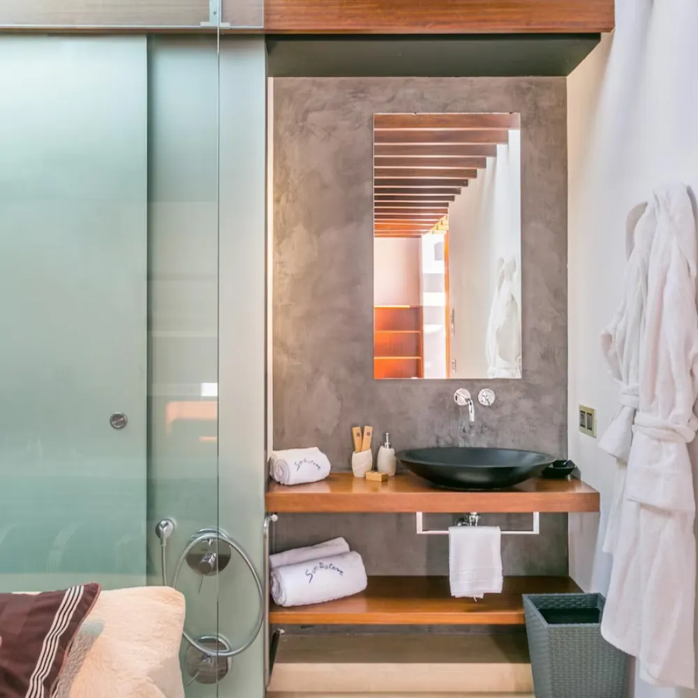 Jo Macarthur Mallorca Yoga Retreat 2025 property room image 3