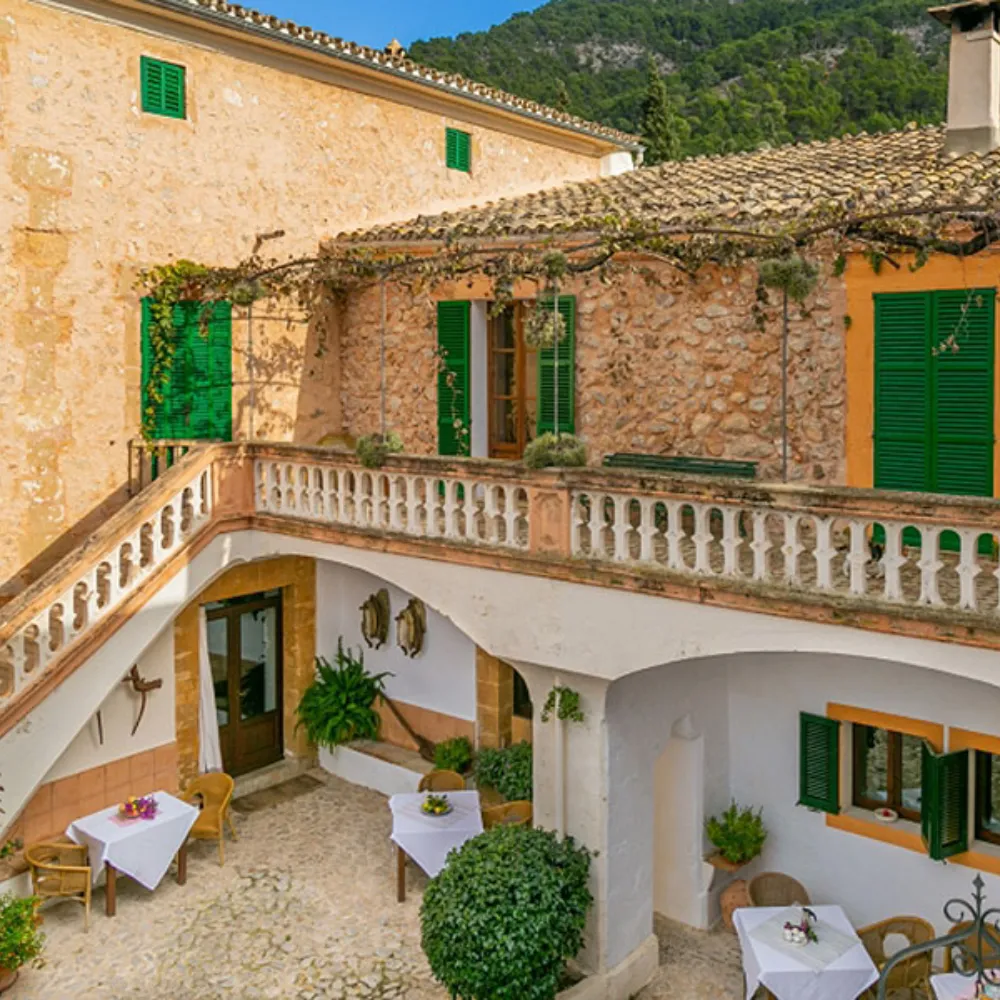 Jo Macarthur Mallorca Yoga Retreat 2025 property image dinning area 2