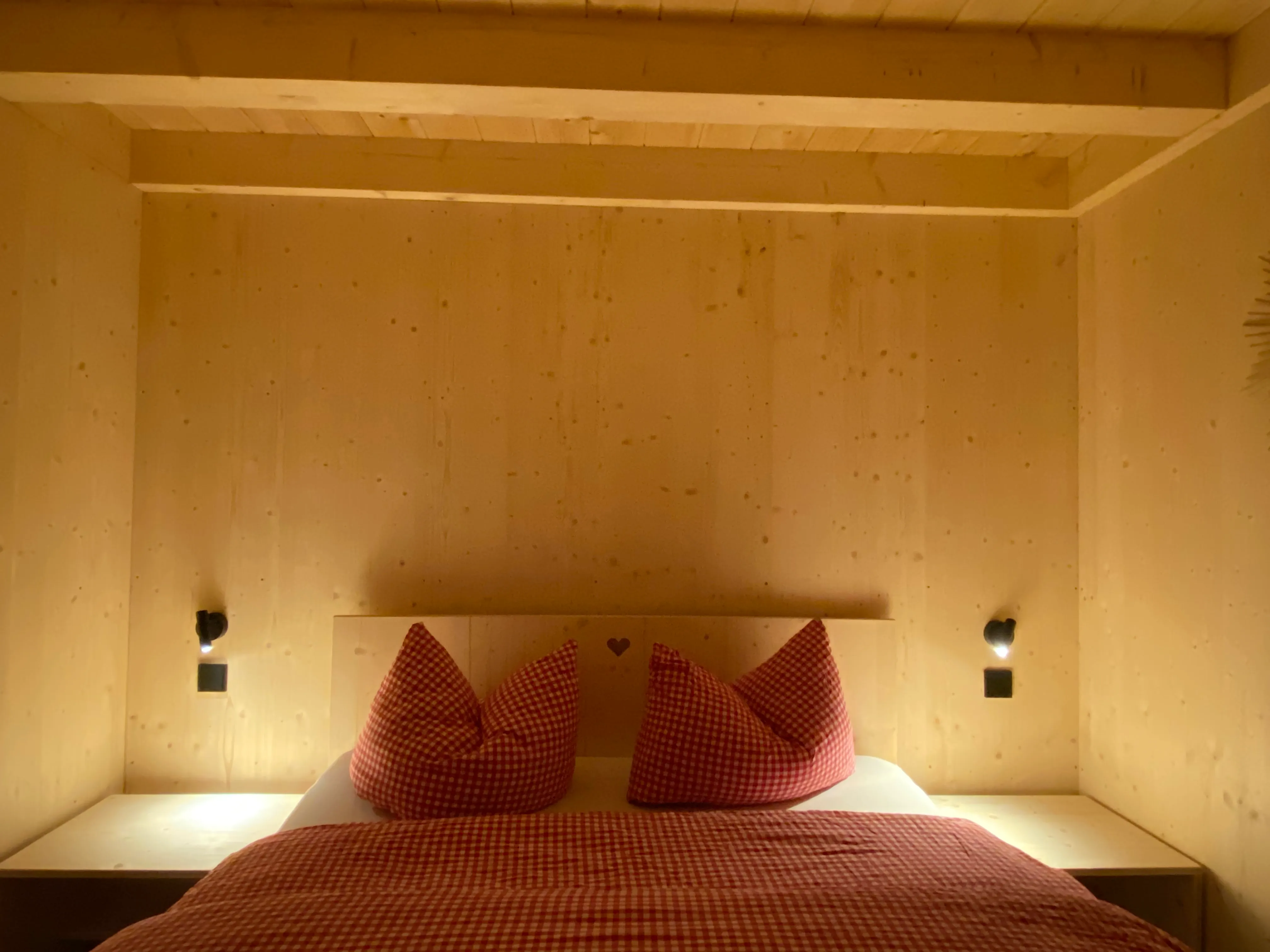 Schlafzimmer in Lärchenholz