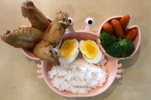 image of unique dish preparation (for a fine dining restaurant)