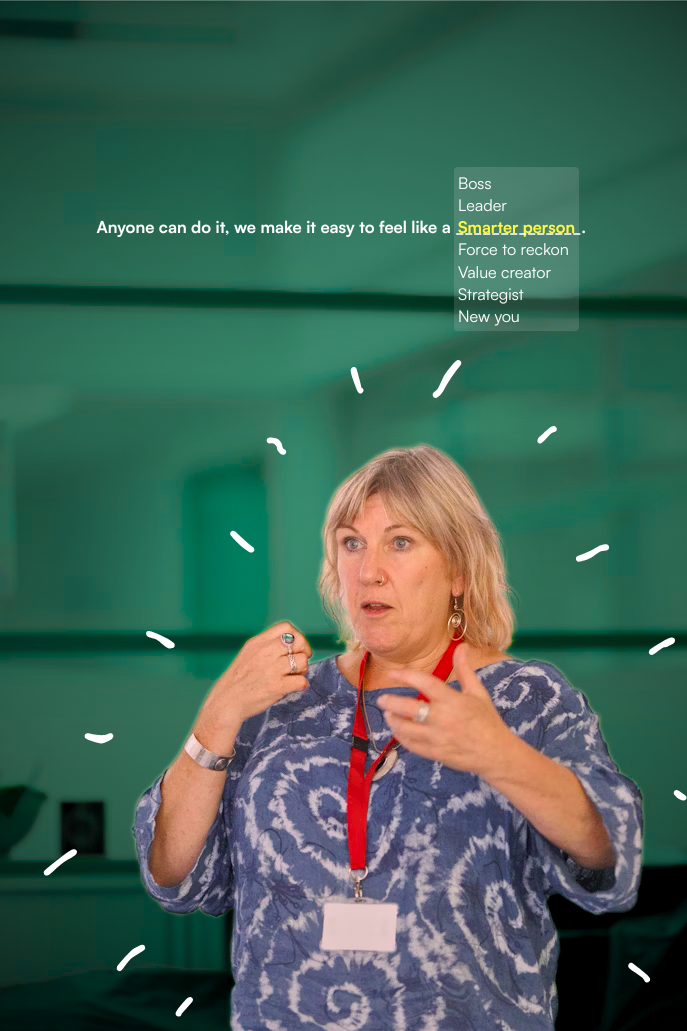 Image of middle-aged PR & Comms leader being included and not discriminated against, giving her professional development and career advancement opportunities for growth via Piar's workshops