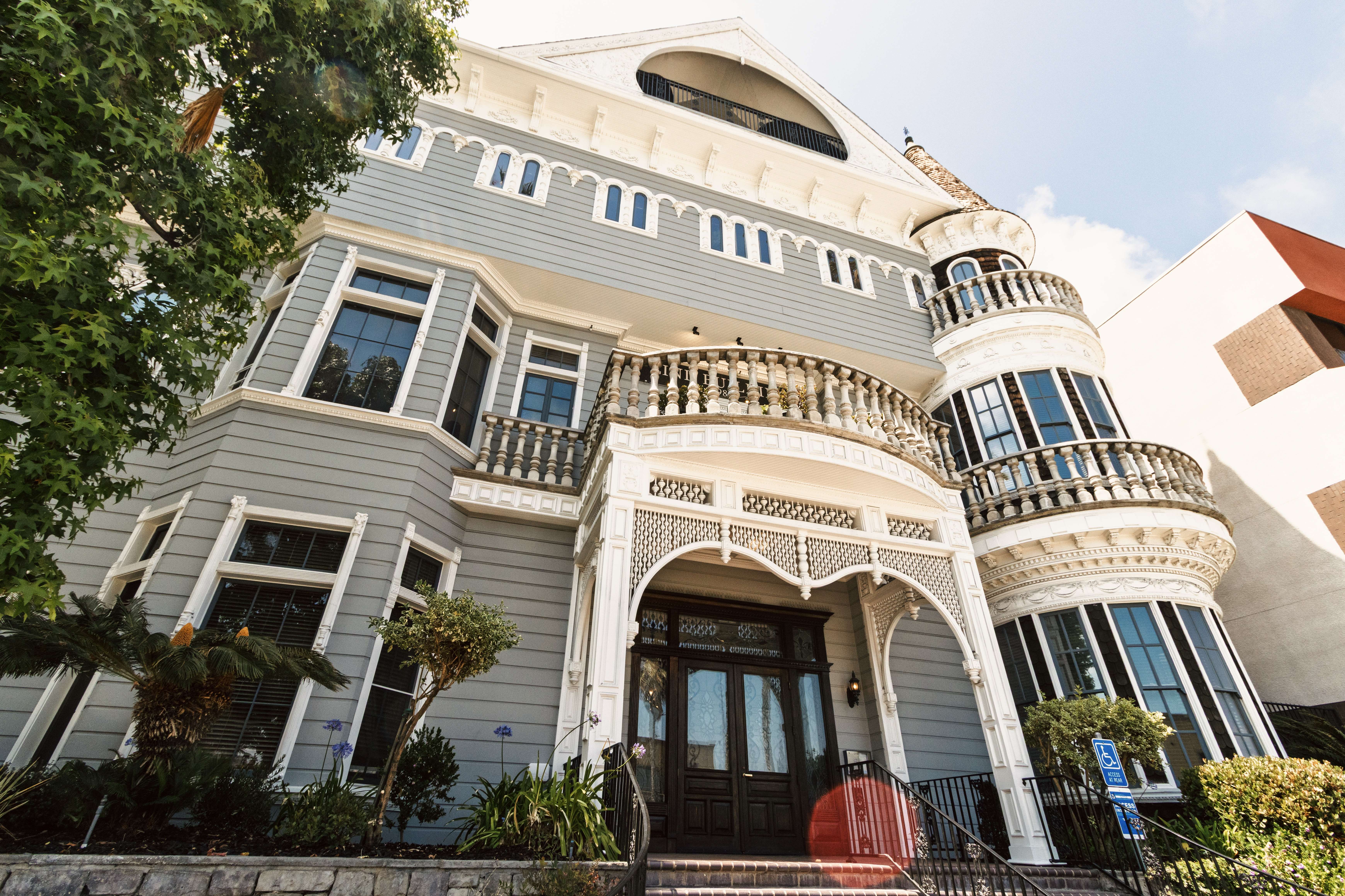 Exterior of Mellow Therapy’s historic Culver City office building