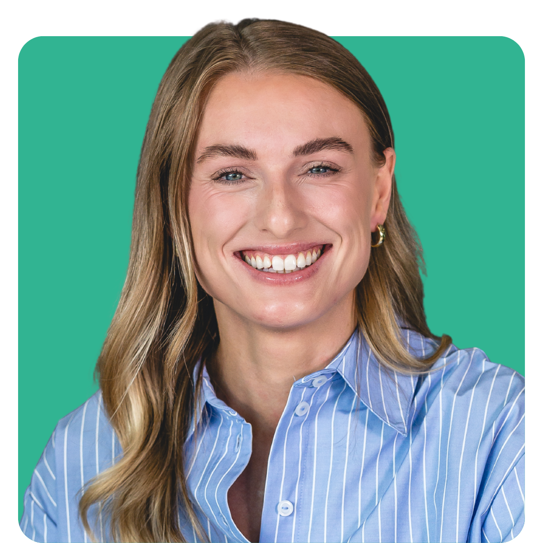 A headshot of Abi Edmunds, Founder & Managing Director of Social Media Resilience. 