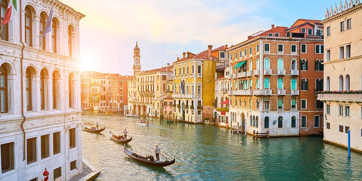 How Entrepreneurs benefit from Italy's Flat Tax Rate with Forward Point Solutions