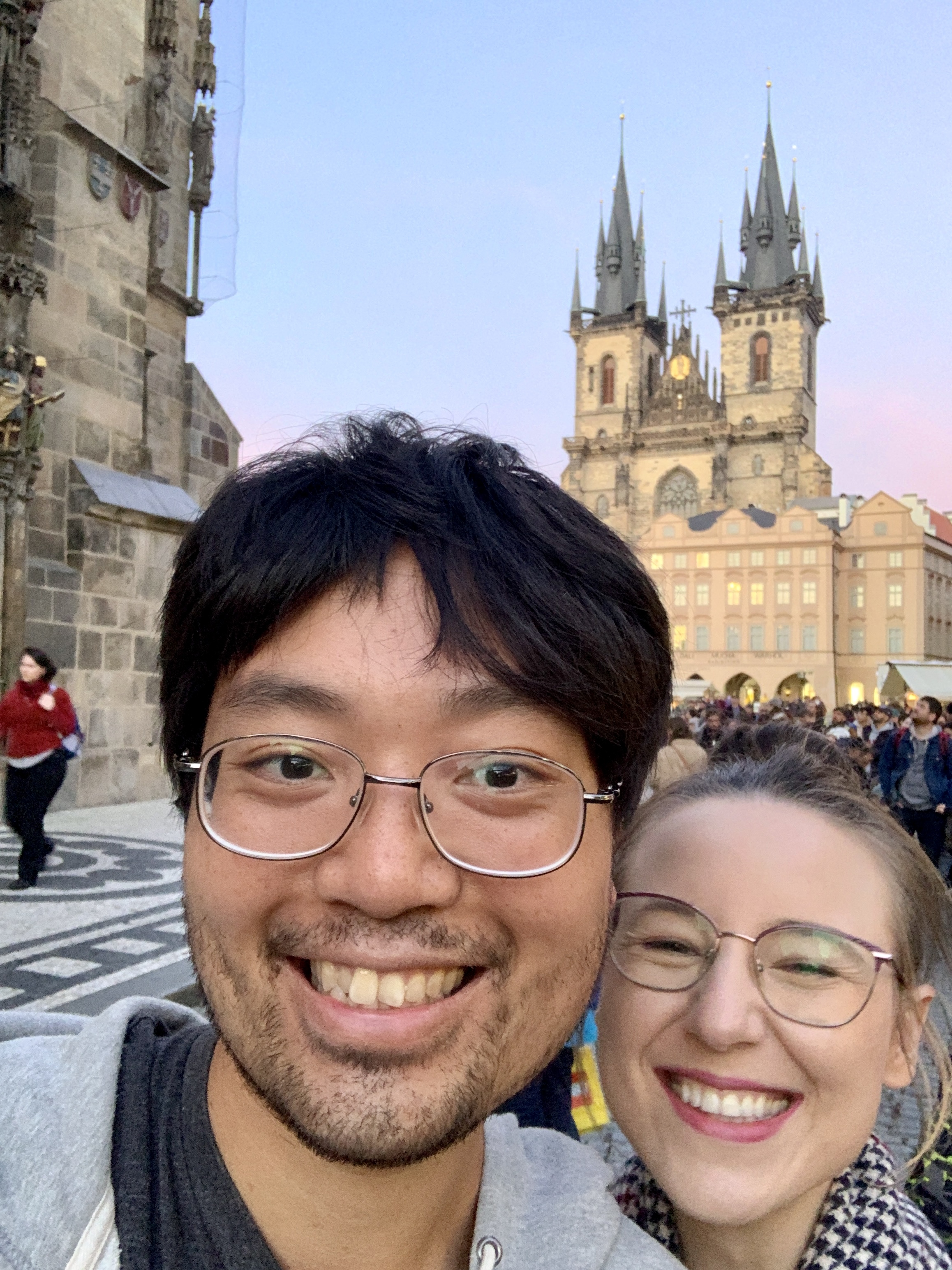 Mari-Alina Timoshchuk and Cassidy Sung in Prague taking a selfie