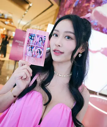 3CE AI photo booth touchscreen interface space avatar selection Malaysia